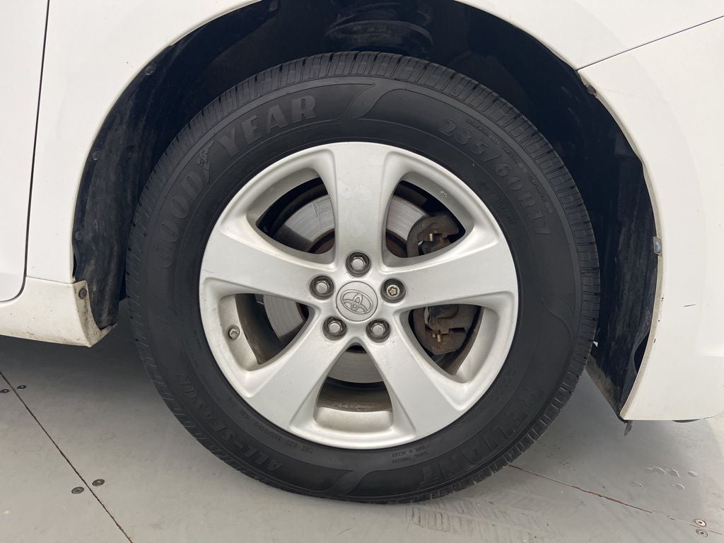 2014 Toyota Sienna LE 8 Passenger