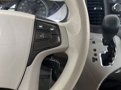 2014 Toyota Sienna LE 8 Passenger