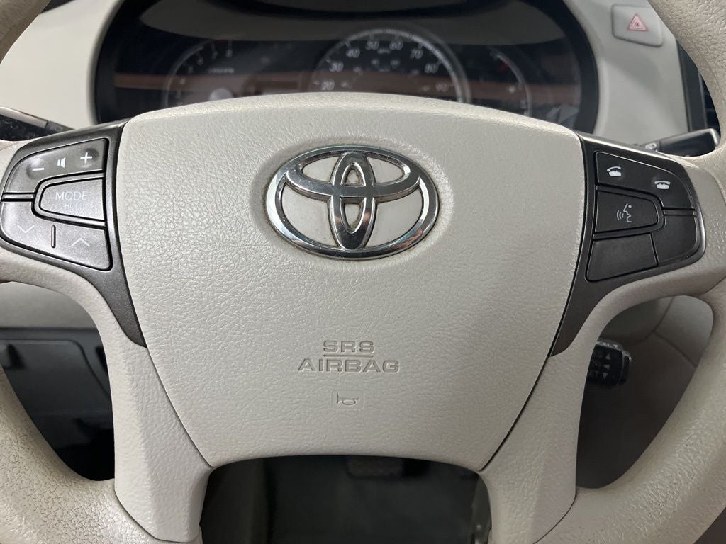 2014 Toyota Sienna LE 8 Passenger