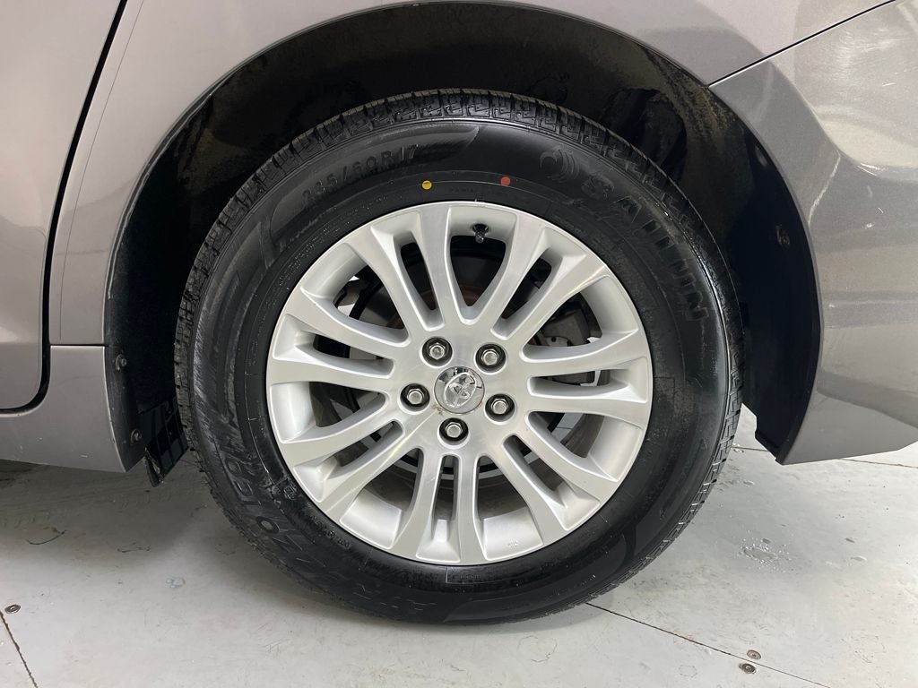 2017 Toyota Sienna XLE 7 Passenger