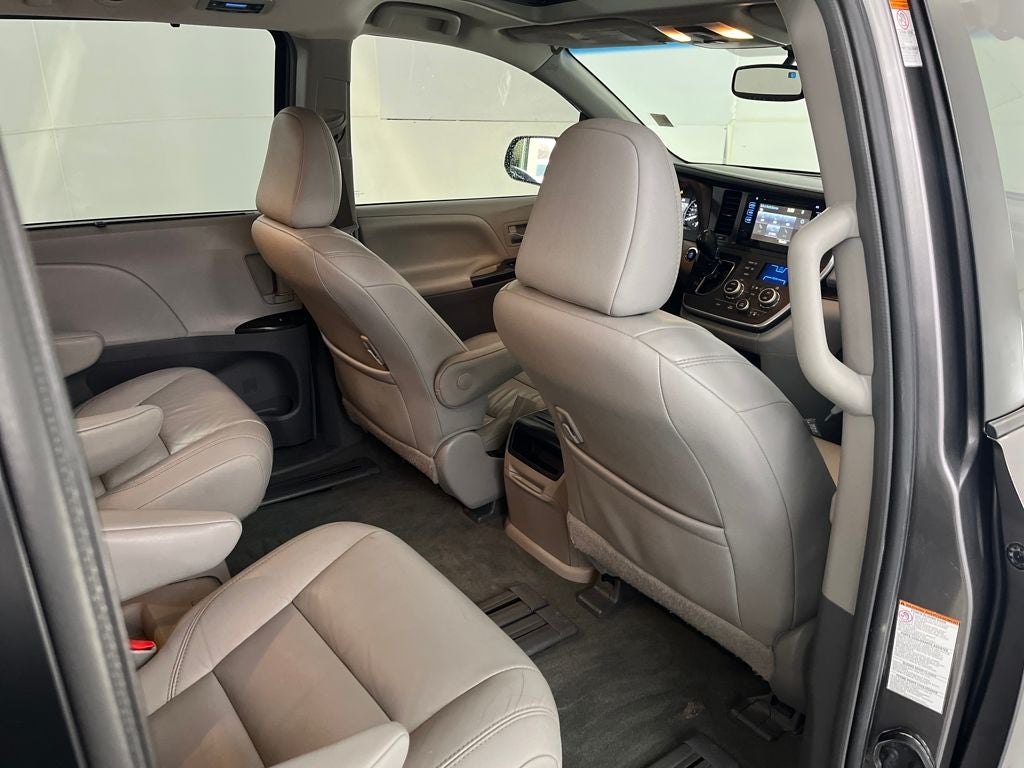 2017 Toyota Sienna XLE 7 Passenger
