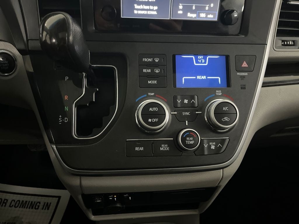 2017 Toyota Sienna XLE 7 Passenger