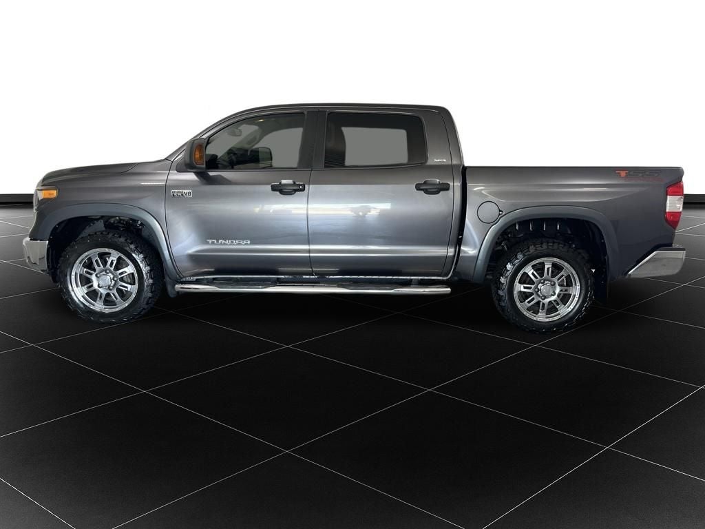 Used 2018 Toyota Tundra SR5 with VIN 5TFDY5F17JX698638 for sale in Kansas City