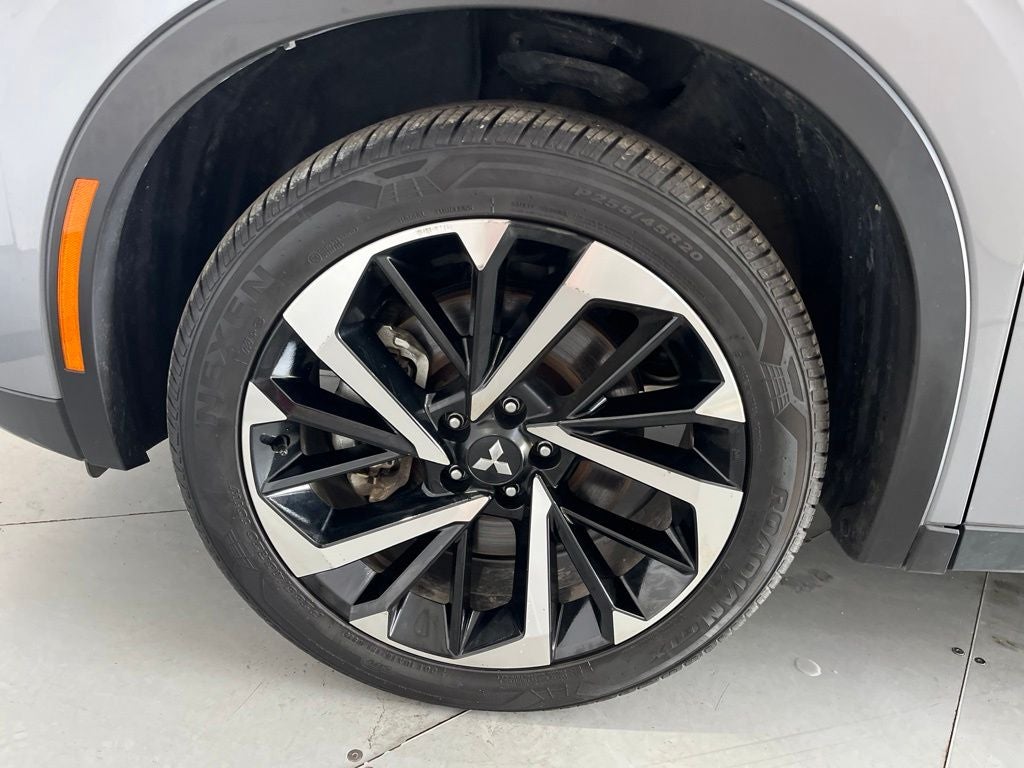 2023 Mitsubishi Outlander SE