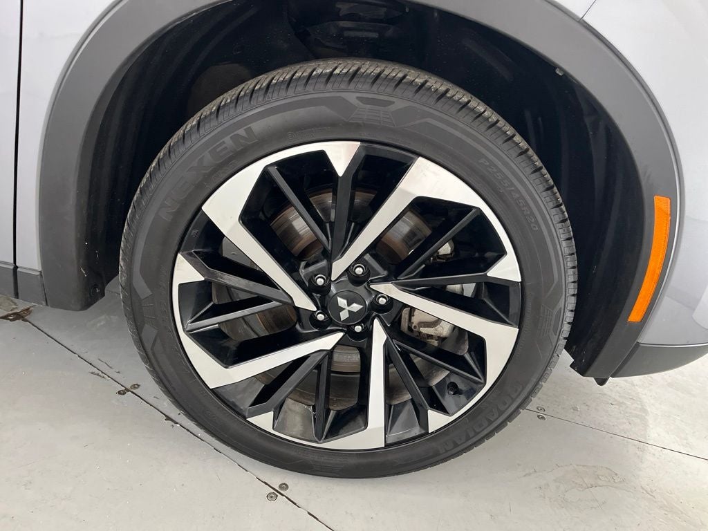 2023 Mitsubishi Outlander SE