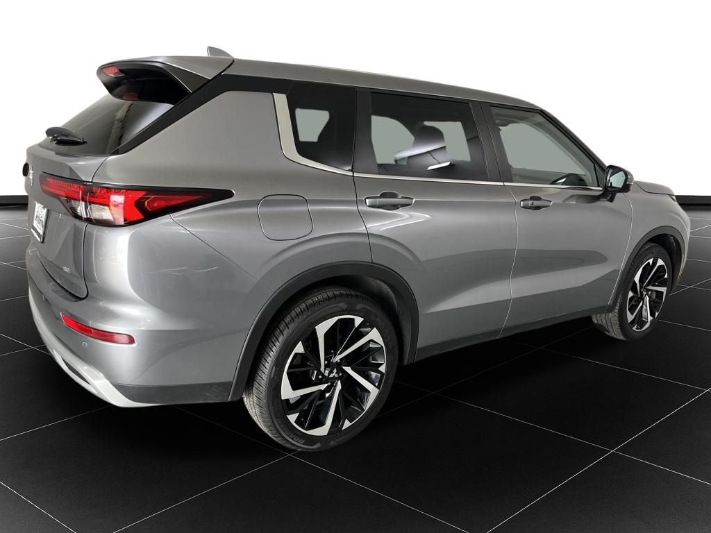 2023 Mitsubishi Outlander SE