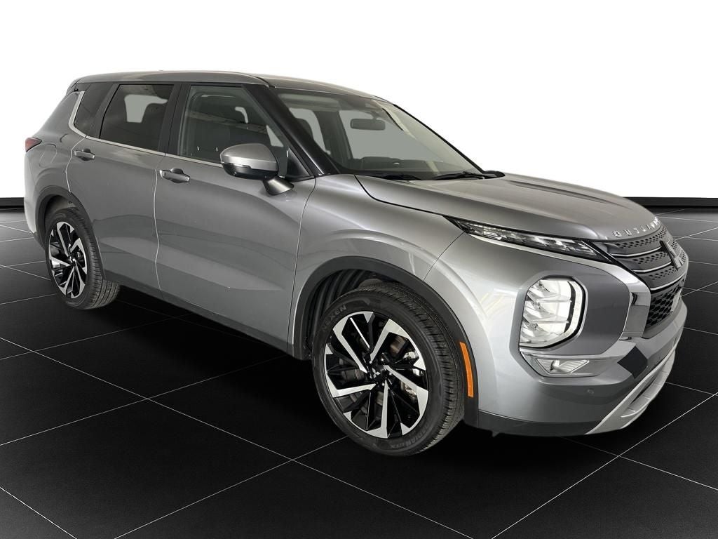 2023 Mitsubishi Outlander SE