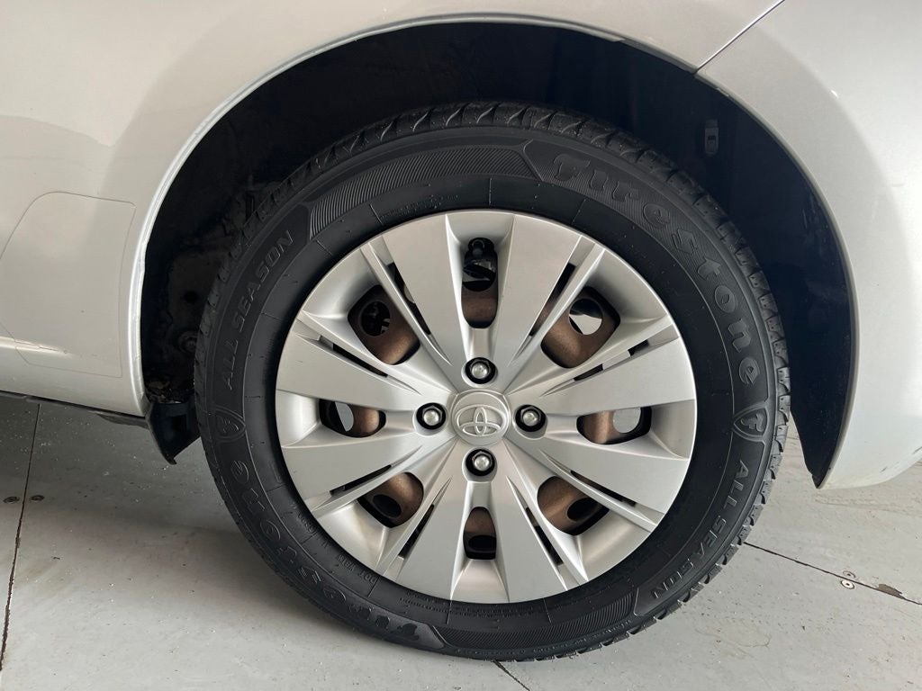2012 Toyota Yaris LE