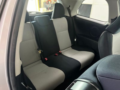 2012 Toyota Yaris LE