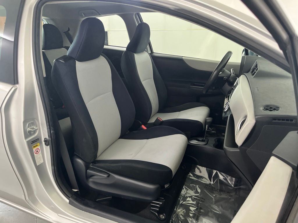 2012 Toyota Yaris LE