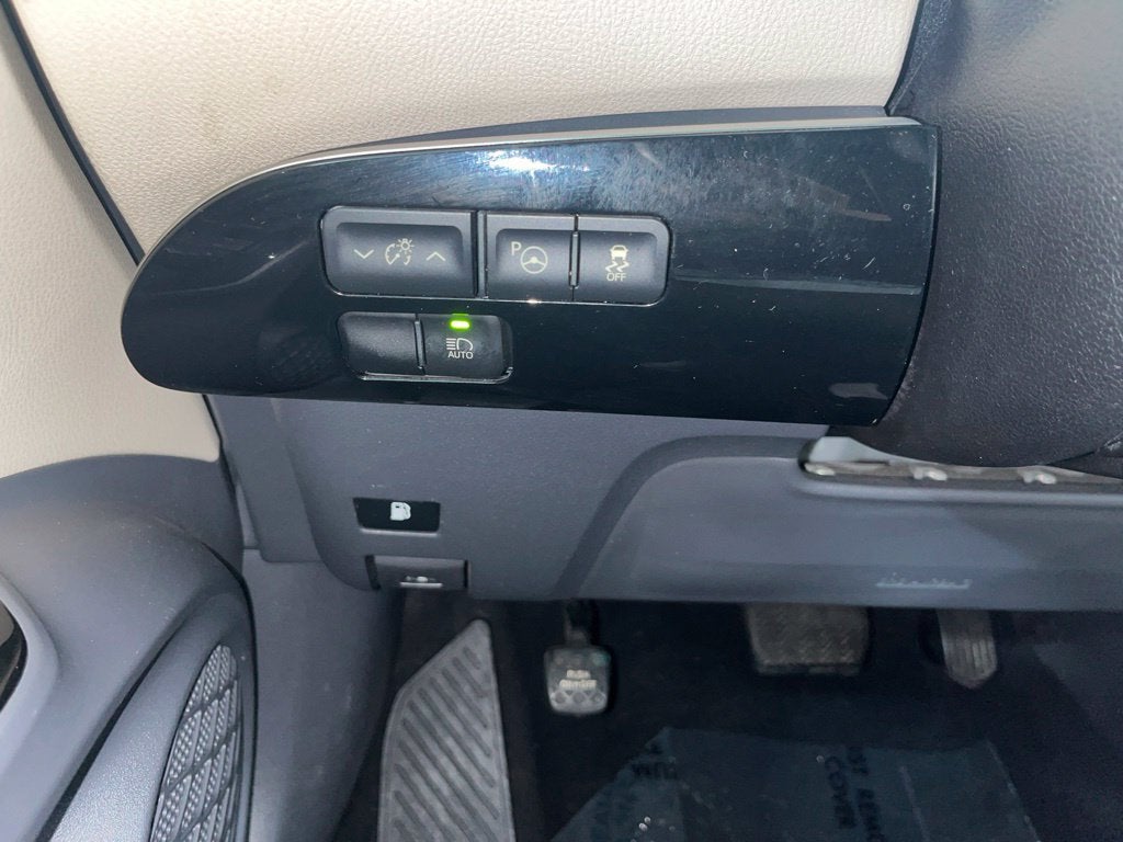 2018 Toyota Prius Two