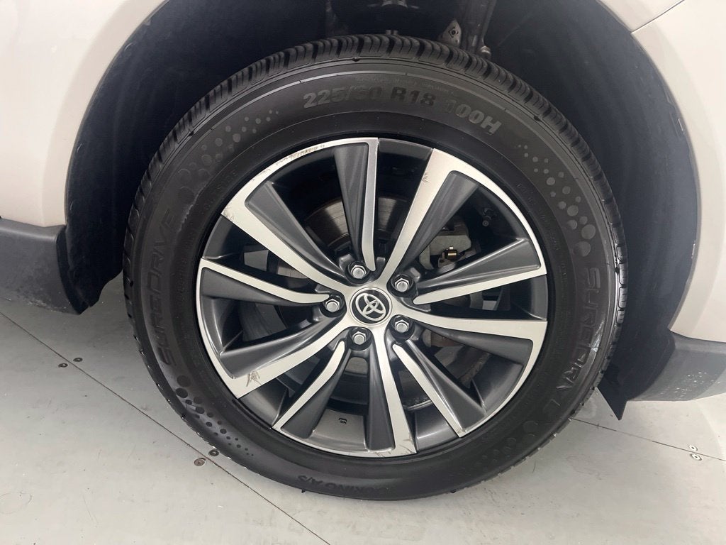 2024 Toyota Venza LE