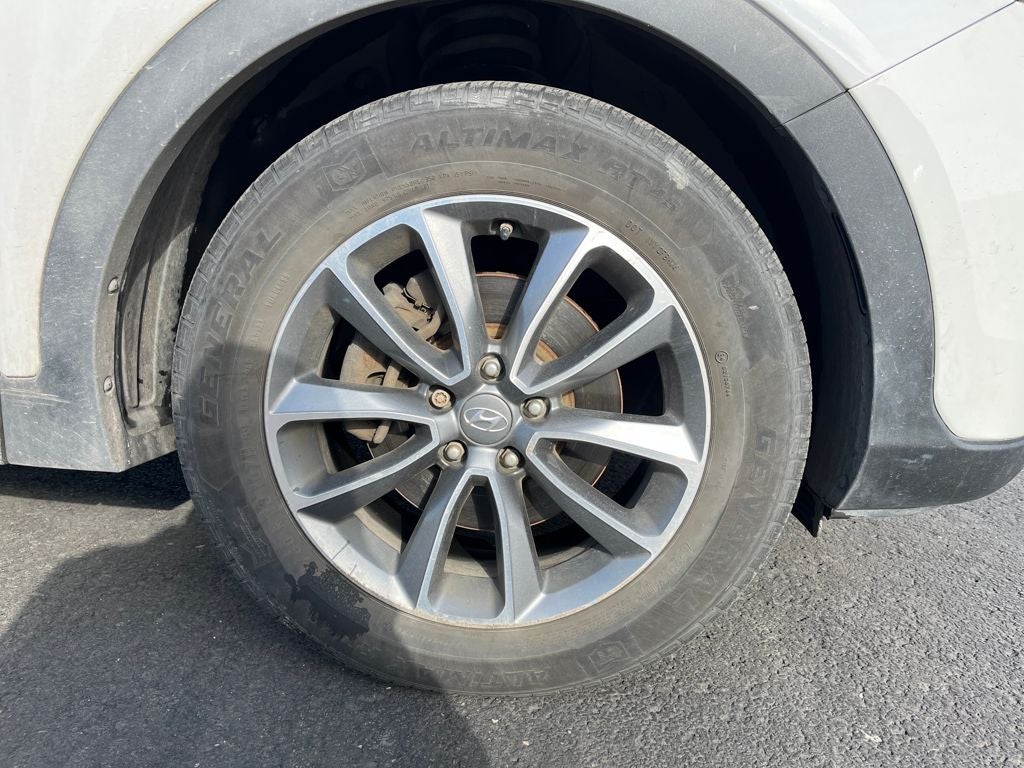 2017 Hyundai Santa Fe SE