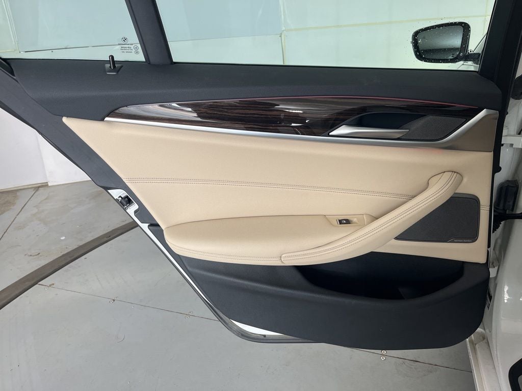 2022 BMW 5 Series 530i - Photo 28