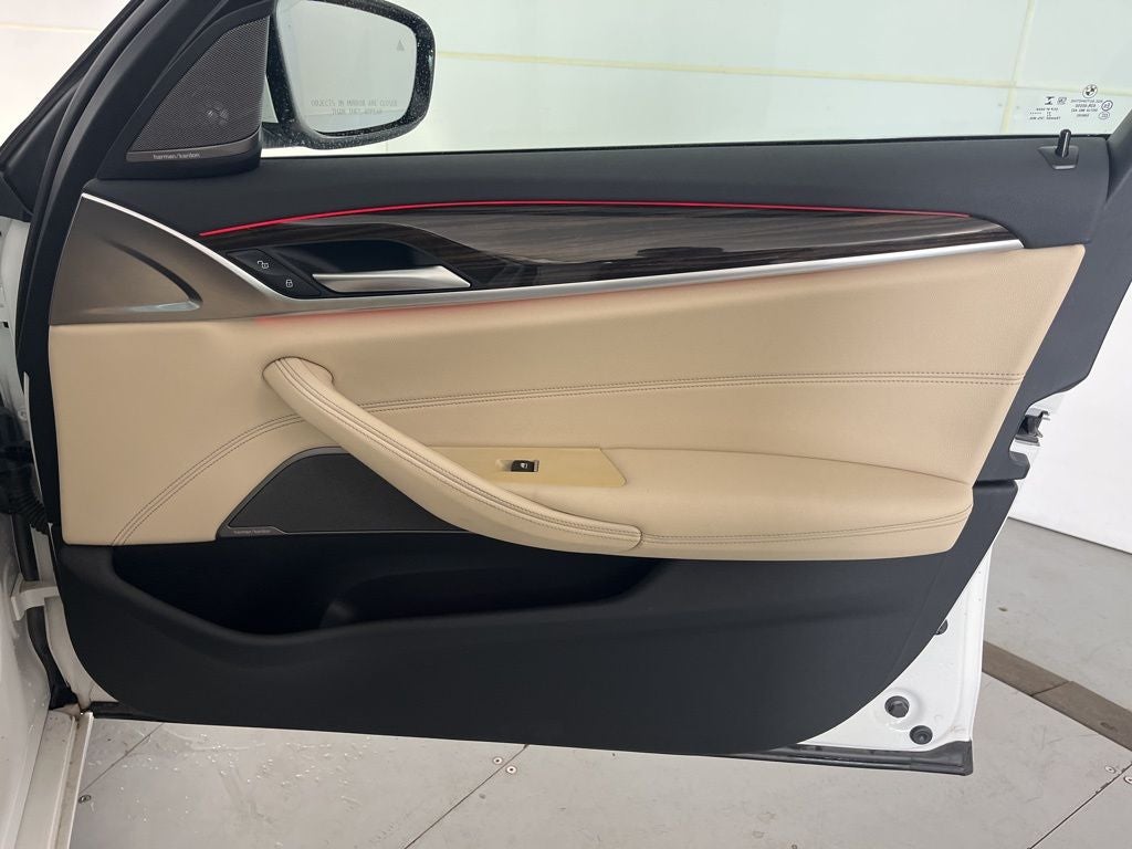 2022 BMW 5 Series 530i - Photo 30